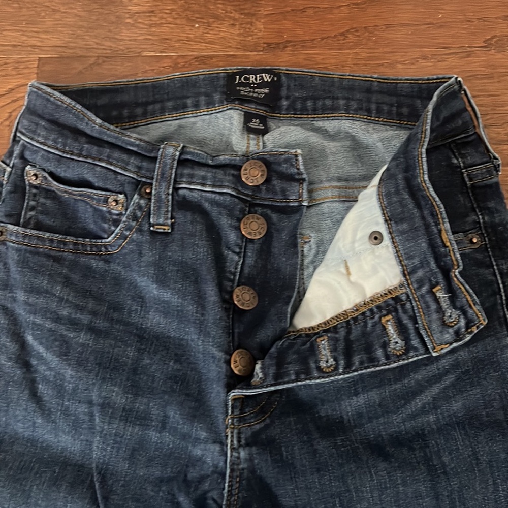 J. crew high rise skinny jeans. Small tear on right back pocket.